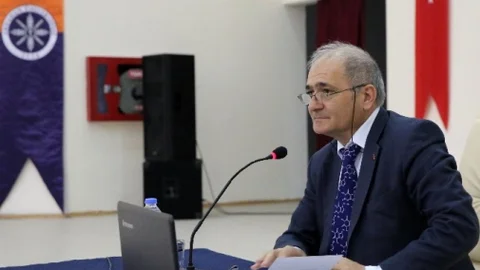 Türk Sanatında Kristalografik Motifler Konferansı Yapıldı