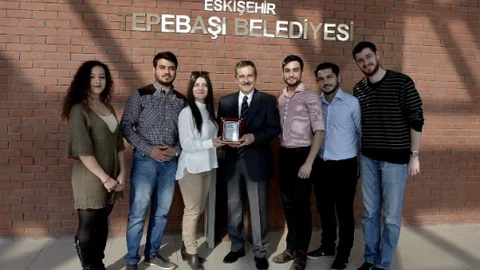 Avrupa Öğrenci Formu'ndan Başkan Ataç'a Plaket