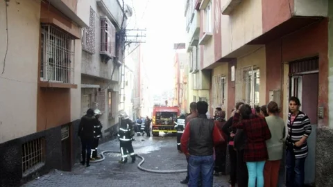 Gaziantep'te Elektrik Direğinden Çıkan Kıvılcımlar Evi Yaktı