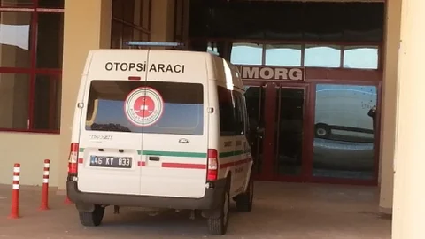 Kahramanmaraş Adliyesi Önünde Bıçaklı Kavga 1 Ölü