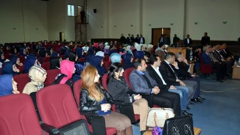 Şiir Ve Kompozisyon Yarışmasında Dereceye Girenlere Ödülleri Verildi