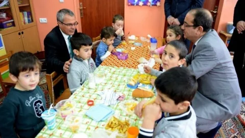 Vali Deniz Sulakyurt Köyünde Okul Ziyaretinde Bulundu