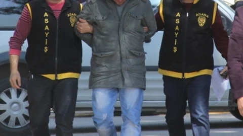 Dolandırıcıyı Televizyonda Gören Polise Koştu