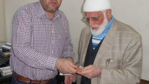 Altınları Sahte Polis Aldı Gerçek Polis Verdi