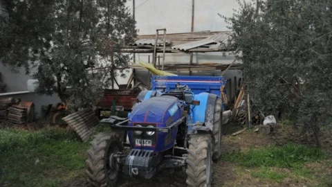 Yaşlı Adam Barakanın Çatısından DÜştü