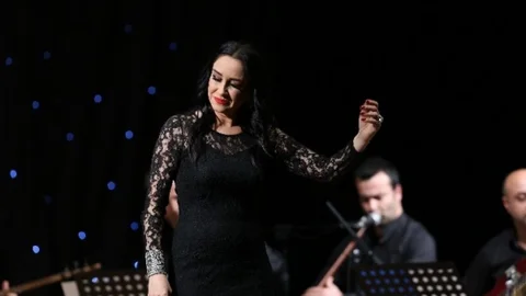 Zeynep Cihan'dan Türkü Ziyafeti