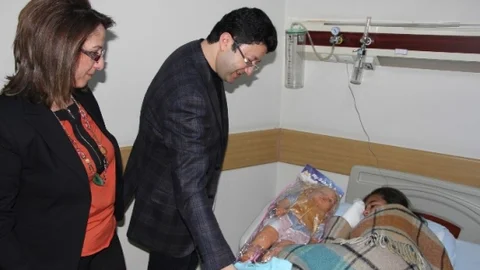 Altı Parmaklı Küçük Kız Ameliyat Edildi