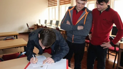 Öğrencilere Yurt Dışı Eğitim İmkanı