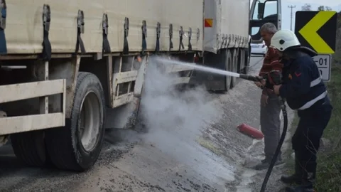 Kamyonun Balataları Seyir Halindeyken Alev Aldı