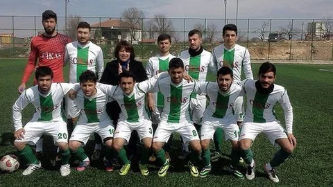 Emekli Kadın Öğretmen Mahallesinin Takımına Başkan Oldu