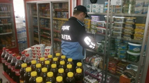 Uşak Zabıtası 7 Bin 135 Ürünü İmha Edildi