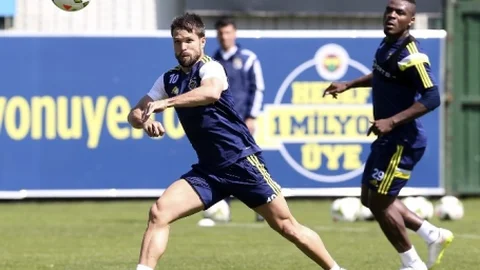 Fenerbahçe'de Çaykur Rizespor Maçı Hazırlıkları Sürüyor