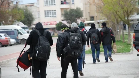 Didim'de 93 Kaçak Göçmen Yakalandı