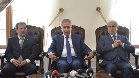 Başbakan Yardımcısı Arınç Avrupa'ya Gönderme Yaptı