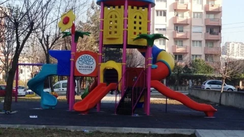 Nilüfer'deki Parkların Oyun Grupları Yenilendi