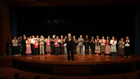 Denizli Tiyatroya Doyacak