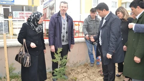Kapaklı'da Fidanlar Toprakla Buluştu