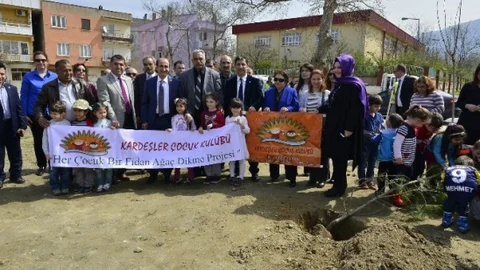 Bursa Yıldırım'da Fidan Dikimi