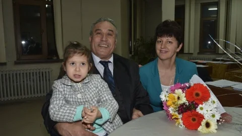 Torunuyla Yeni Bir Hayata Adım Attı