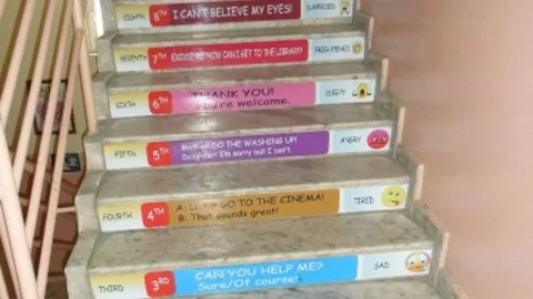 Gölbaşı Okulunda Renkli Merdivenler