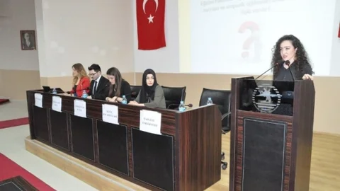 PDR Öğrencileri Tezlerini Tanıttı