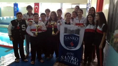 Özel Sanko Okulları Yüzme Başarısı