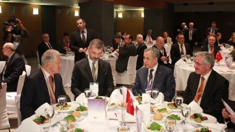 Başkanlık Sistemi Tartışmaları Devam Ediyor