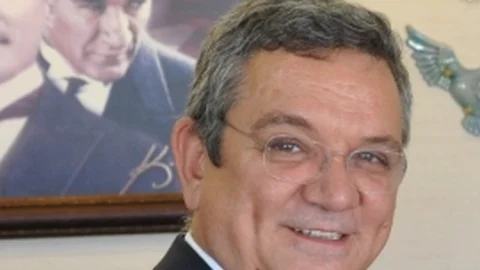 Kuşadası'nda Tiyatro Günü Mesajı