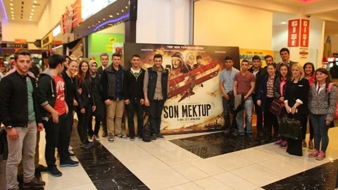 Kağıtspor Lider Adayları Filmi İzledi