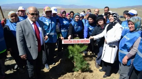 Gönül Elçileri Fidan Dikti