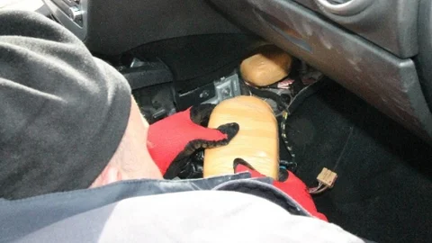 Elazığ'da Eroin ve Esrar Yakalandı