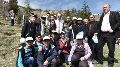 Mamak'ta Ağaç Dikimi Etkinliği