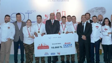 Çanakkale Zaferi Temalı Çikolata Heykelleri