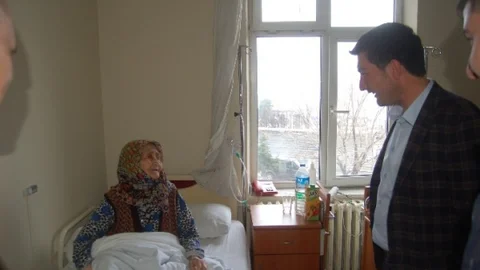 Lapseki'de Hastalara Moral Ziyareti