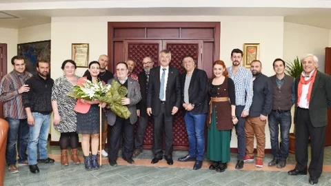 Adana'da Tiyatro Sevgisi