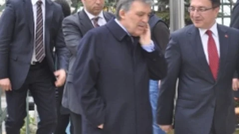 Abdullah Gül Emirgan'da Namaz Kıldı