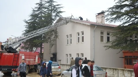 Isparta'da Lise Yangını