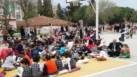 Didim'de Kitap Okuma Etkinliği