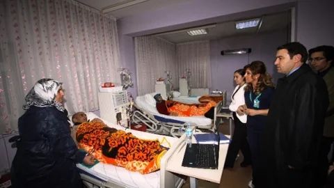 Ağrı Valisi Hastanede İncelemelerde Bulundu