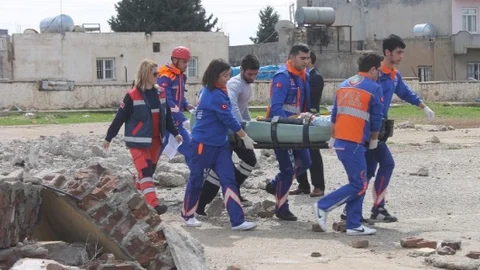 Mardin'de Deprem Tatbikatı Yapıldı