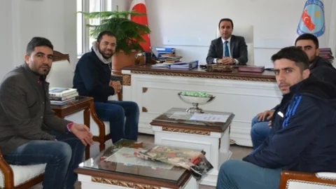 Bitlis'te Atama Bekleyen Öğretmenler