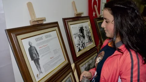 Torbalı'da Şehitler Sergisi Açıldı