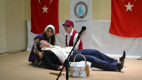 Küçük Çoban Tiyatrosu Kapaklı'da Sergilendi