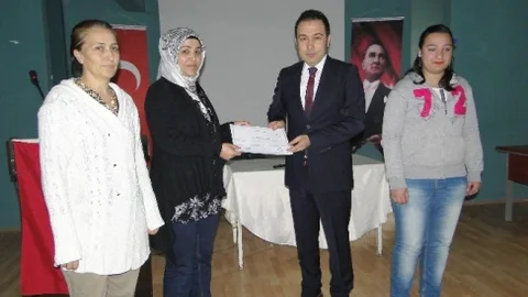 Hekimhan'da Sertifika Dağıtımı