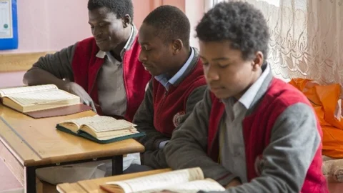 Uluslararası İmam Hatip Lisesi Başvuruları Açıldı