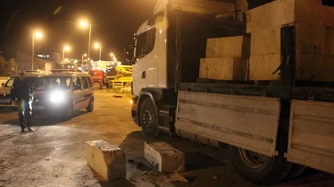 Beton Blok İşçiyi Yaraladı