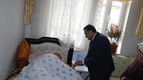 Develi'de Yaşlıları Ziyaret