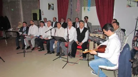 Ahlat Halk Korosu İlk Konserini Verdi