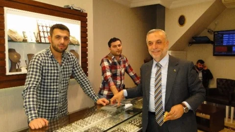 Trabzon'da Seçmen Ziyaretleri Sürüyor