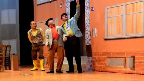 Mersin'de 'Göç' Tiyatrosu Sahnelendi